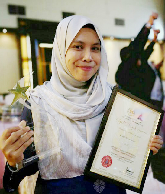 JOHOR: CIKGU HALIZAH